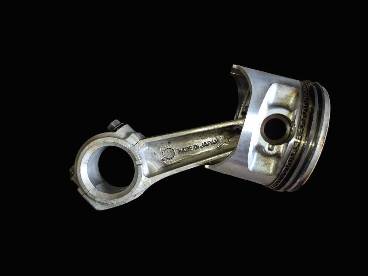 Piston & Connecting Rod AM130248 AM109362 John Deere 265