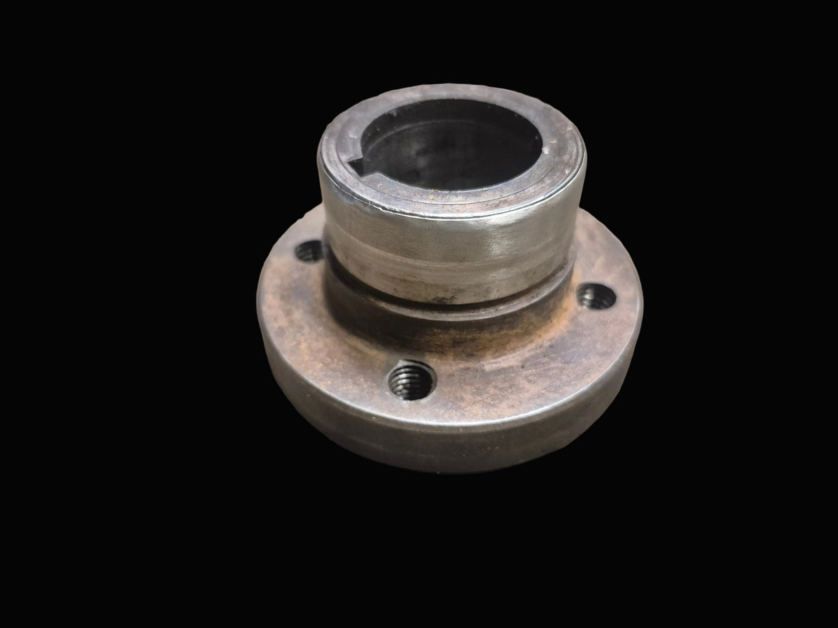 Crankshaft Pulley Hub A156746 CASE 1835 1835B 1845B 350B 450B 455B 480C 480D 480LL 580C 580D 580SD 584C 584D 585C 585D 586C 586D W11