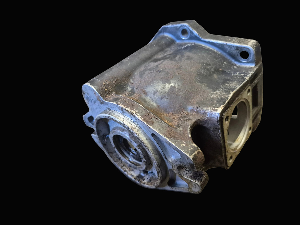 RH Tandem Pump Housing N8293 CASE 1835B 1845B
