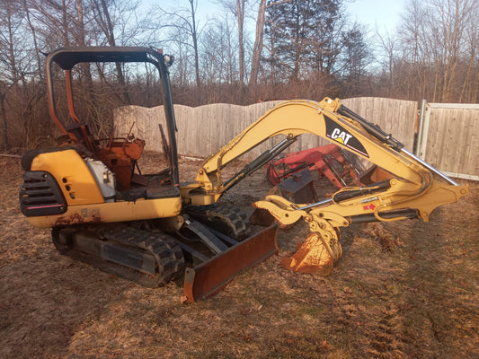 CAT 302.5 Mini Excavator - Dismantled For Parts