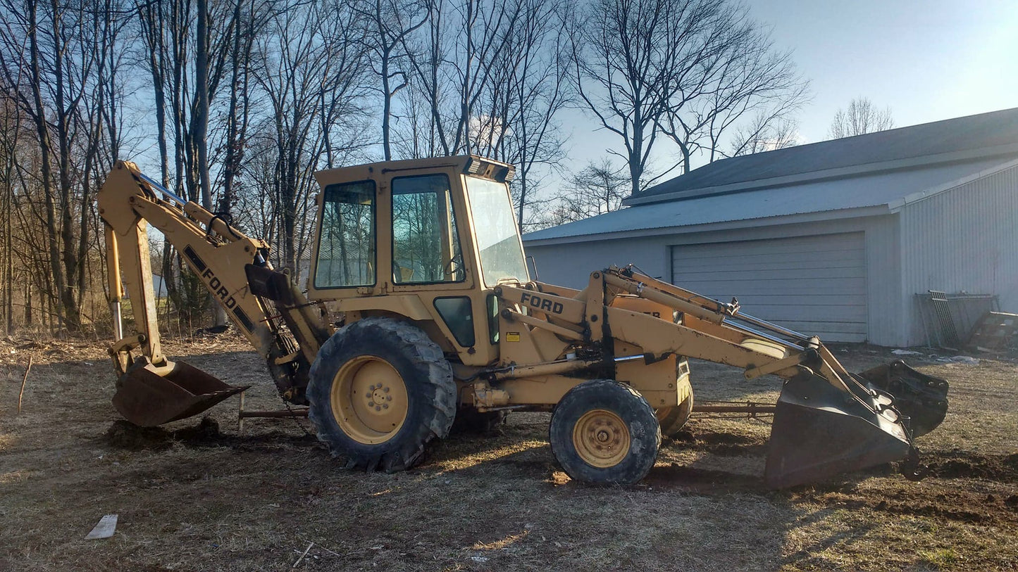 Ford 555B Backhoe - Dismantled For Parts